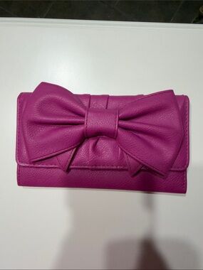 Icing Pink Bow Accent Clutch Wallet